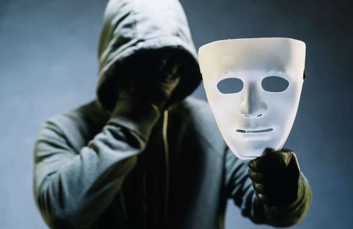 Anonimowe konta w grach online: Czy platformy „bez rejestracji” są bezpieczne czy ryzykowne?