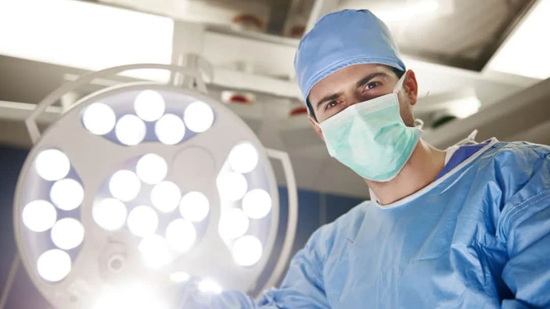 Ile czeka się na operację przepukliny w NFZ? Terminy w całej Polsce