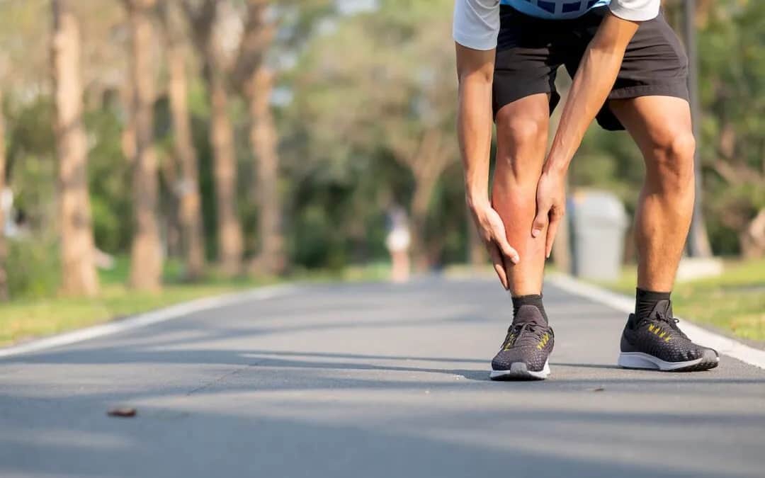 Ból łydek: najczęstsze przyczyny, objawy i skuteczne metody leczenia