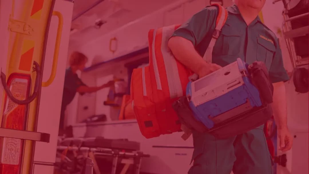 Jak zostać ratownikiem medycznym? Kluczowe kroki i wymagania