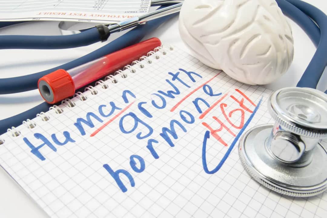 Niedobór hormonu wzrostu objawy – jak je rozpoznać i co oznaczają
