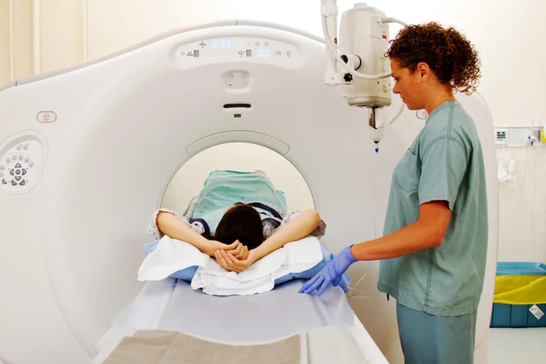 Badanie PET na czym polega: kompleksowy opis przebiegu diagnostyki