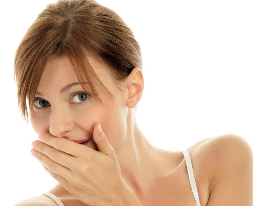 Gorycz w ustach przyczyny: co może oznaczać i jak temu zaradzić