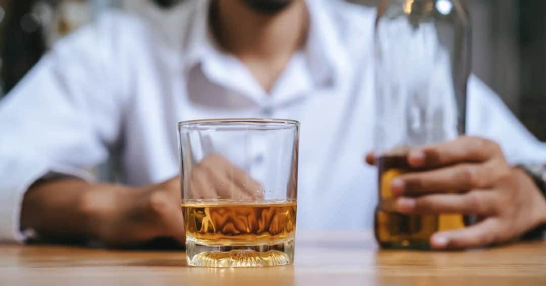 Czy alkohol pomaga w przeziębieniu? Odkryj prawdę o jego skutkach